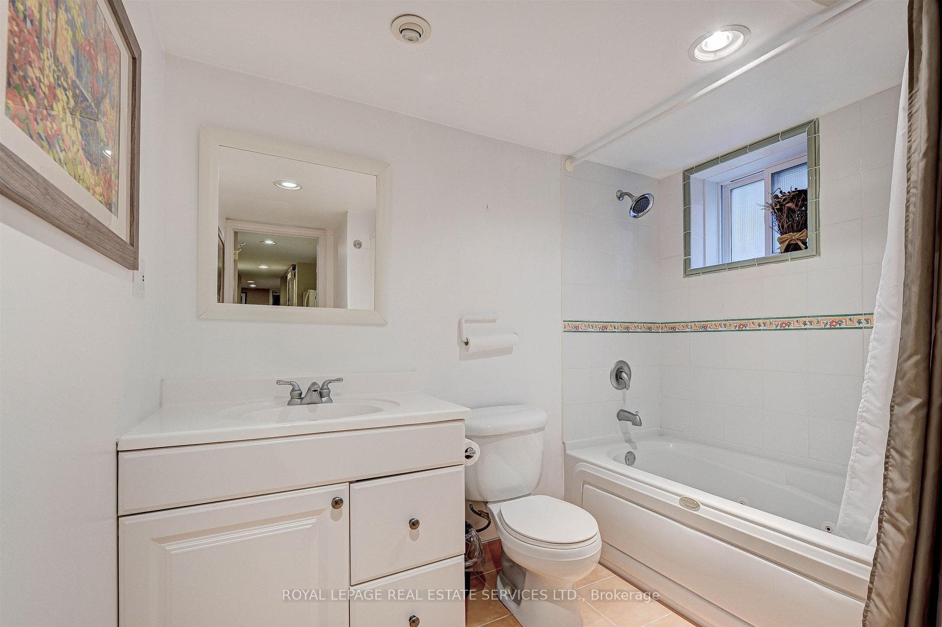 884 Royal York Road photo 24