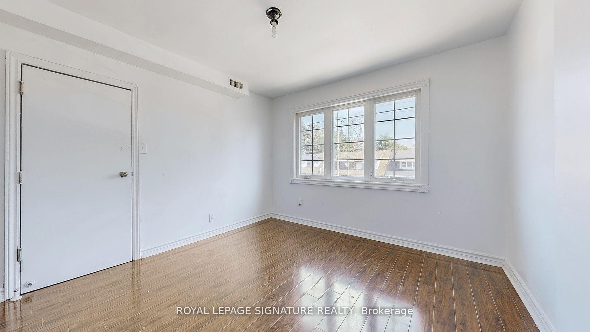 1130 Woodbine Avenue photo 9