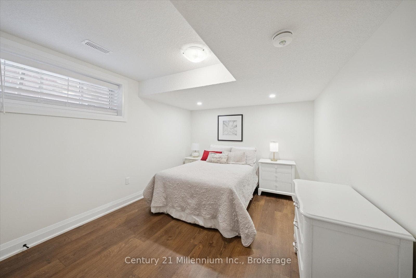 14 Spencer Street photo 37