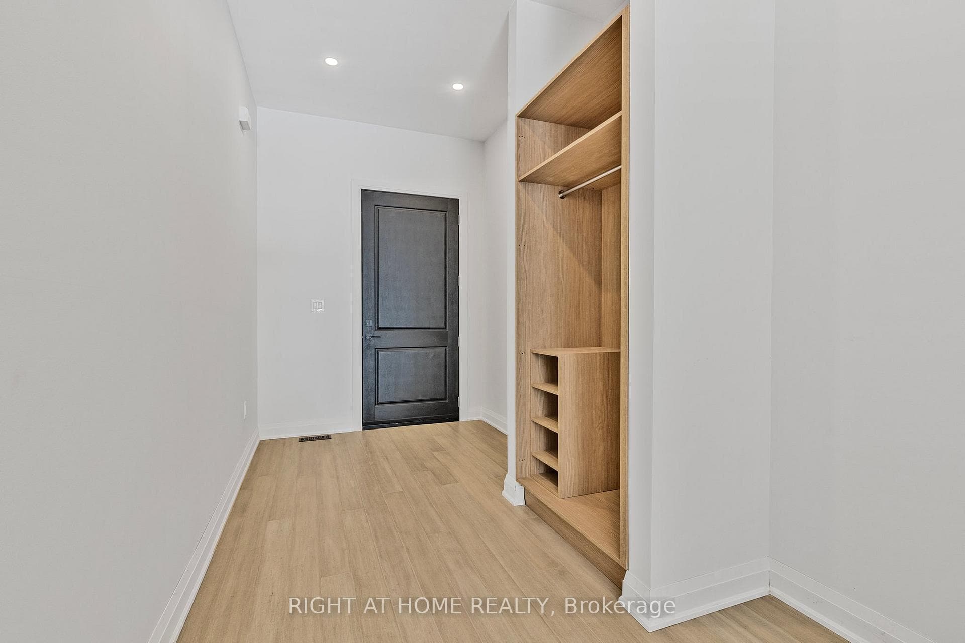 97 Sophia Street photo 3