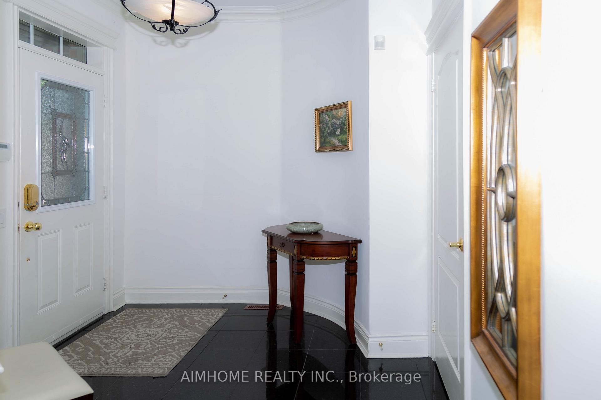 61 Westbury Court photo 3