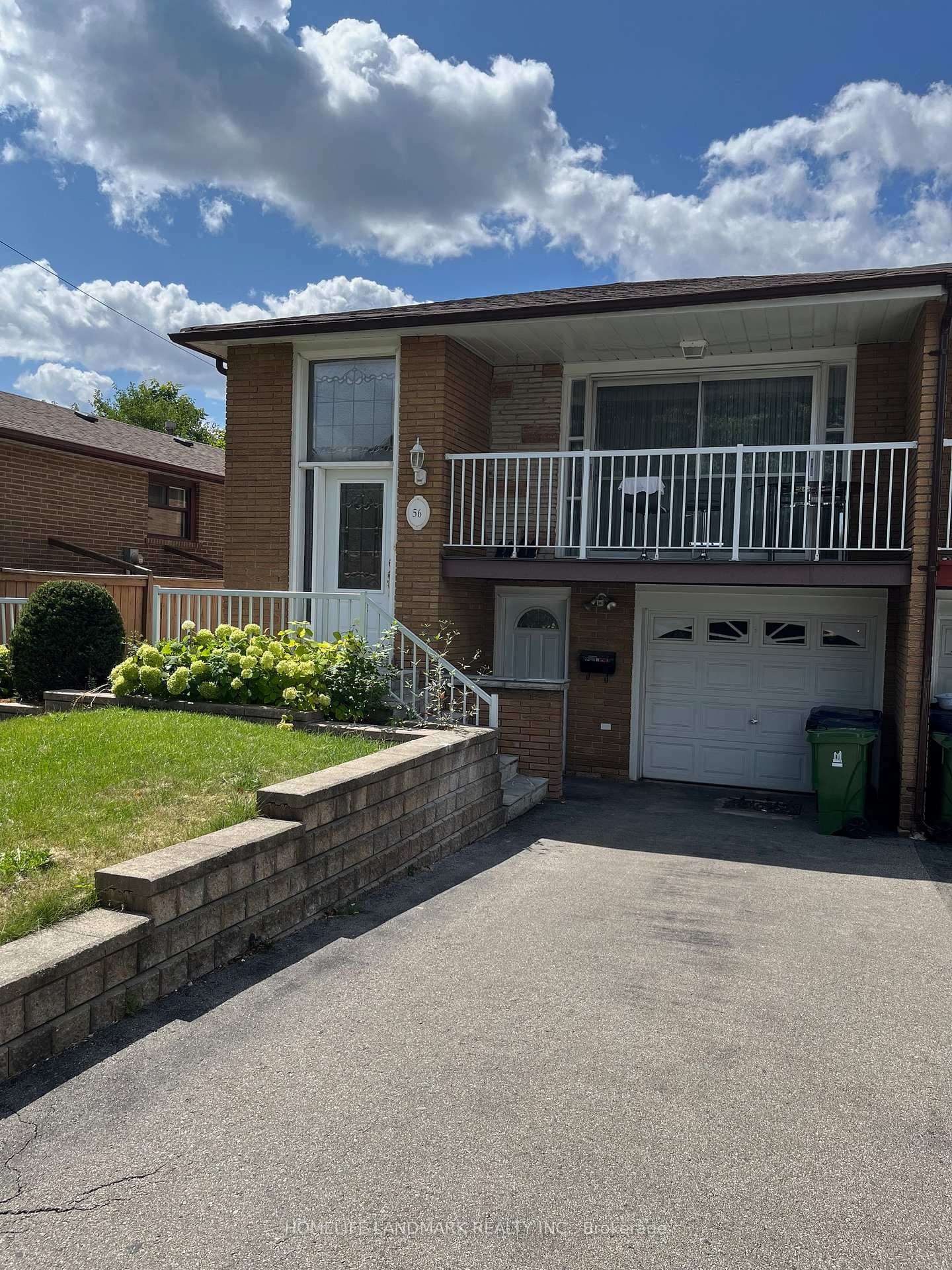 56 Mentor Boulevard Unit Lower photo 2