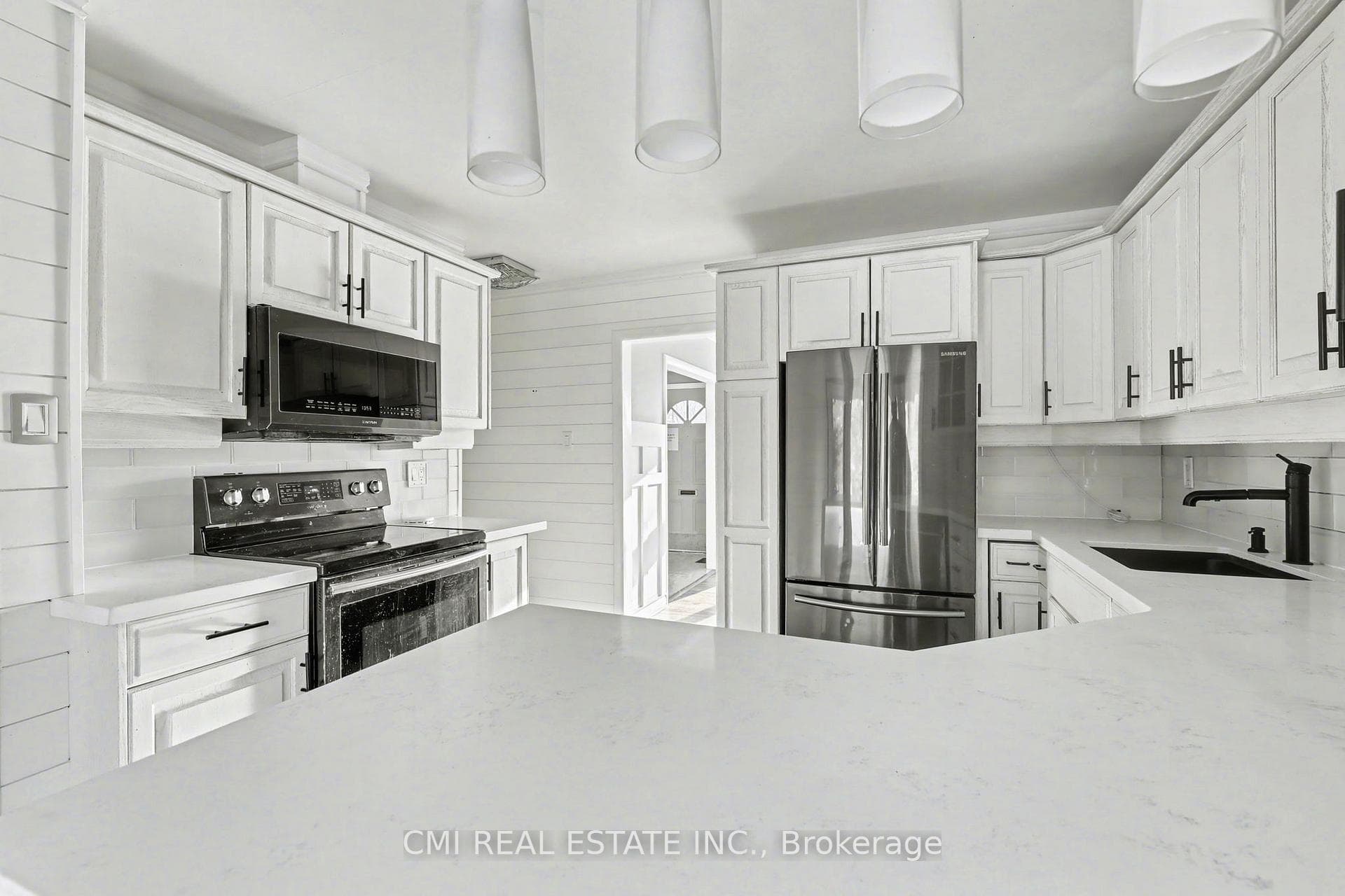 645 Riverside Drive photo 11