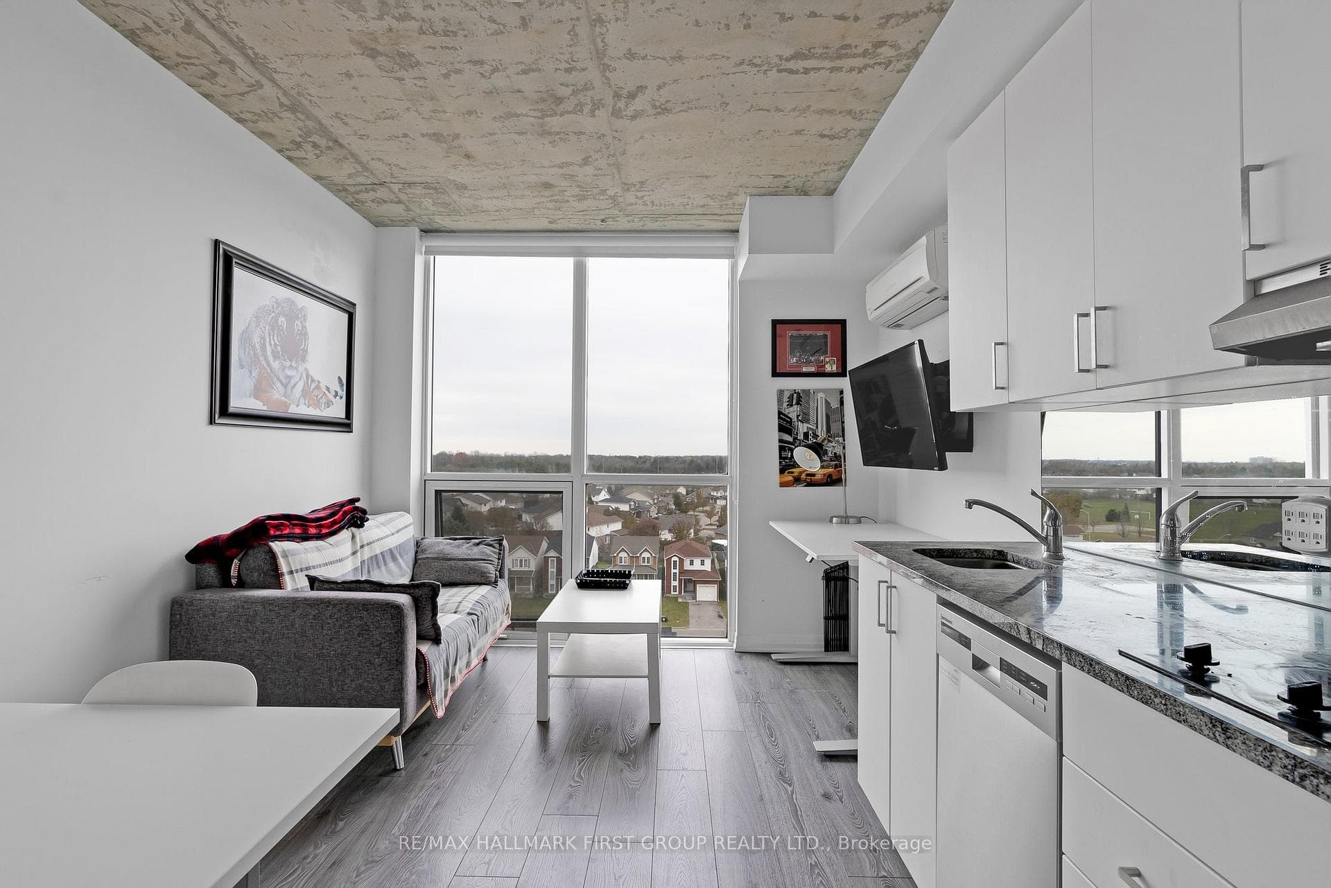 1900 Simcoe Street Unit 709 photo 12