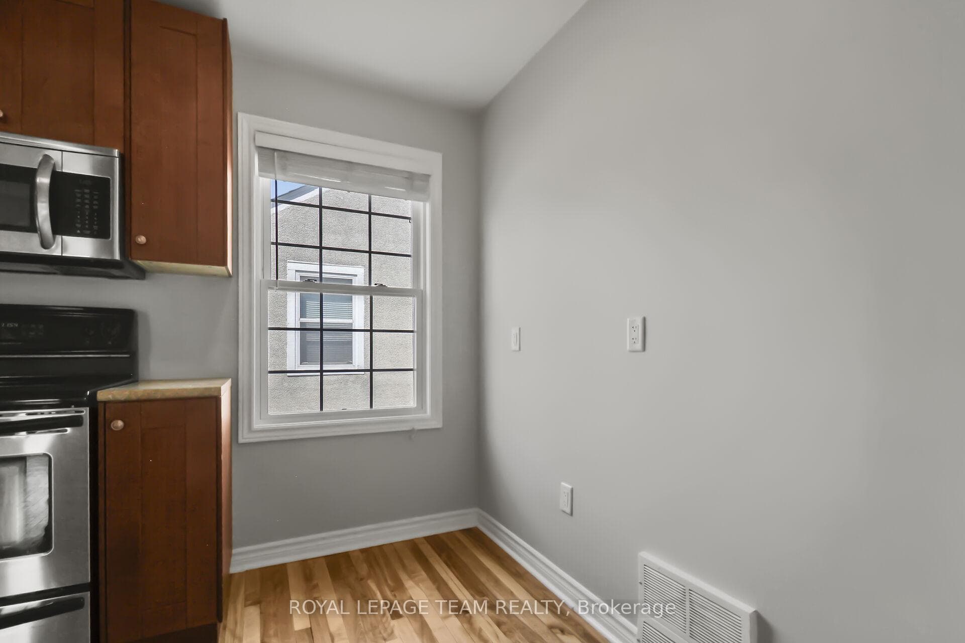 100 Harrold Place photo 12
