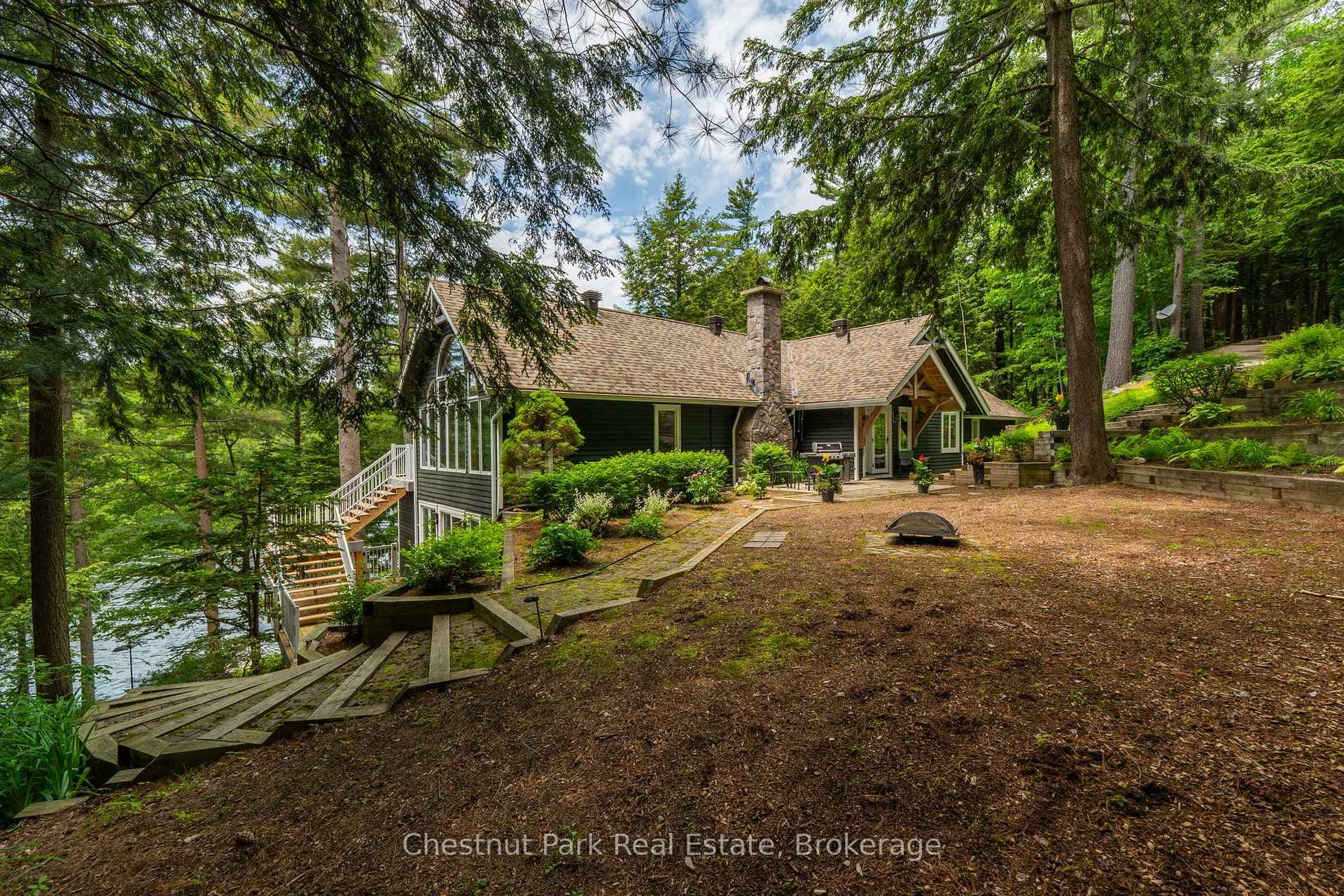 1077 HAMILLS POINT Road photo 26