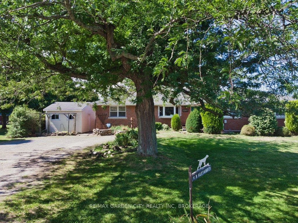 2265 Seventh Street Louth Street photo 4