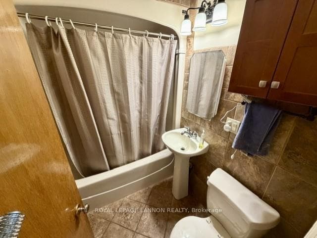 448 Heather Crescent photo 15