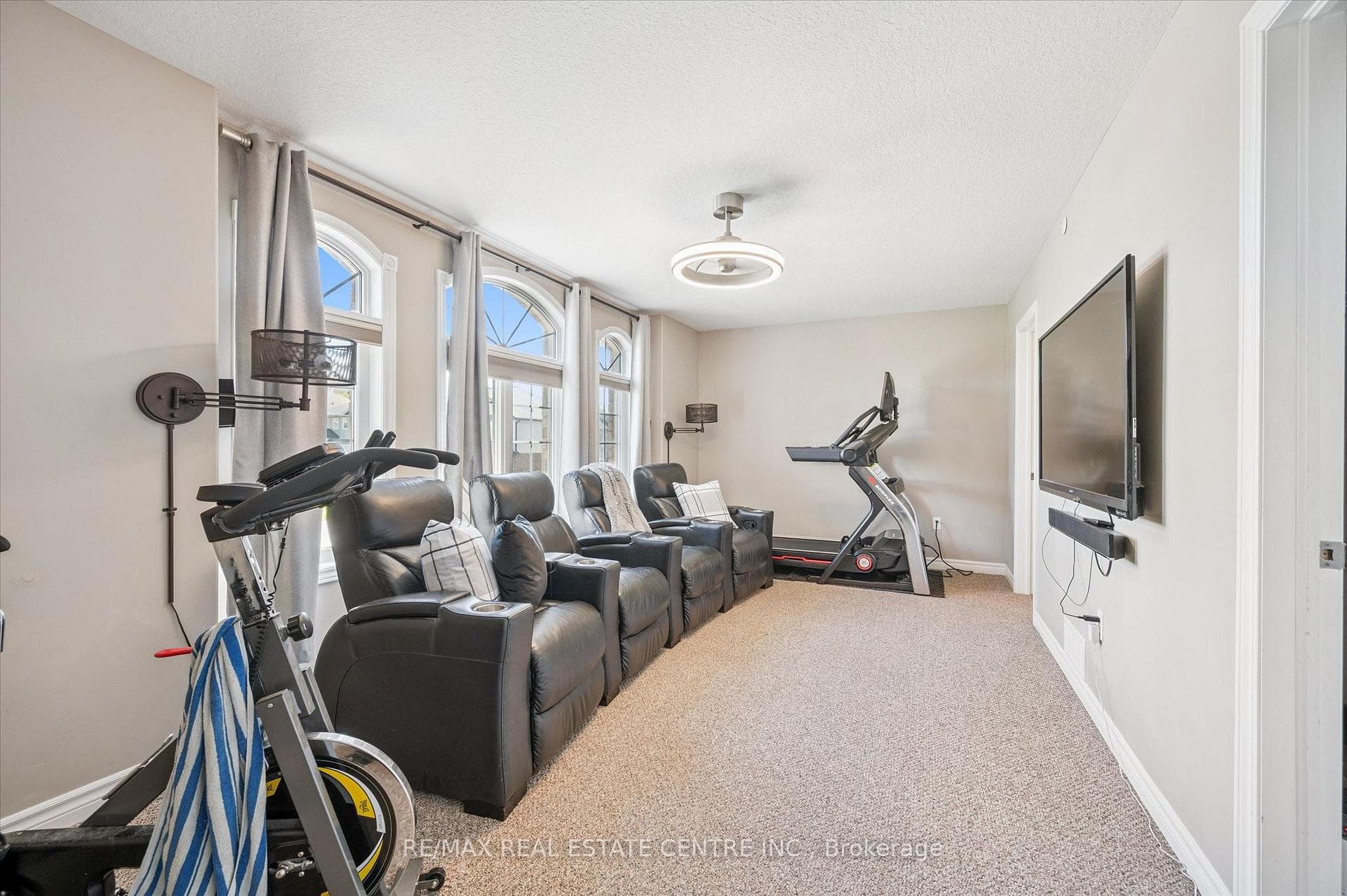 Upper-Level Family Room