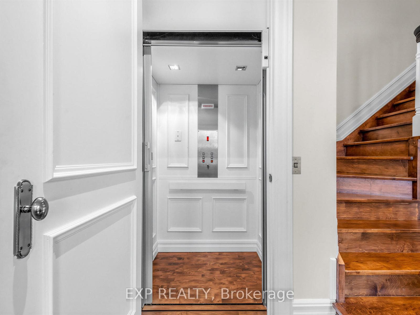 241 Poplar Plains Street photo 9