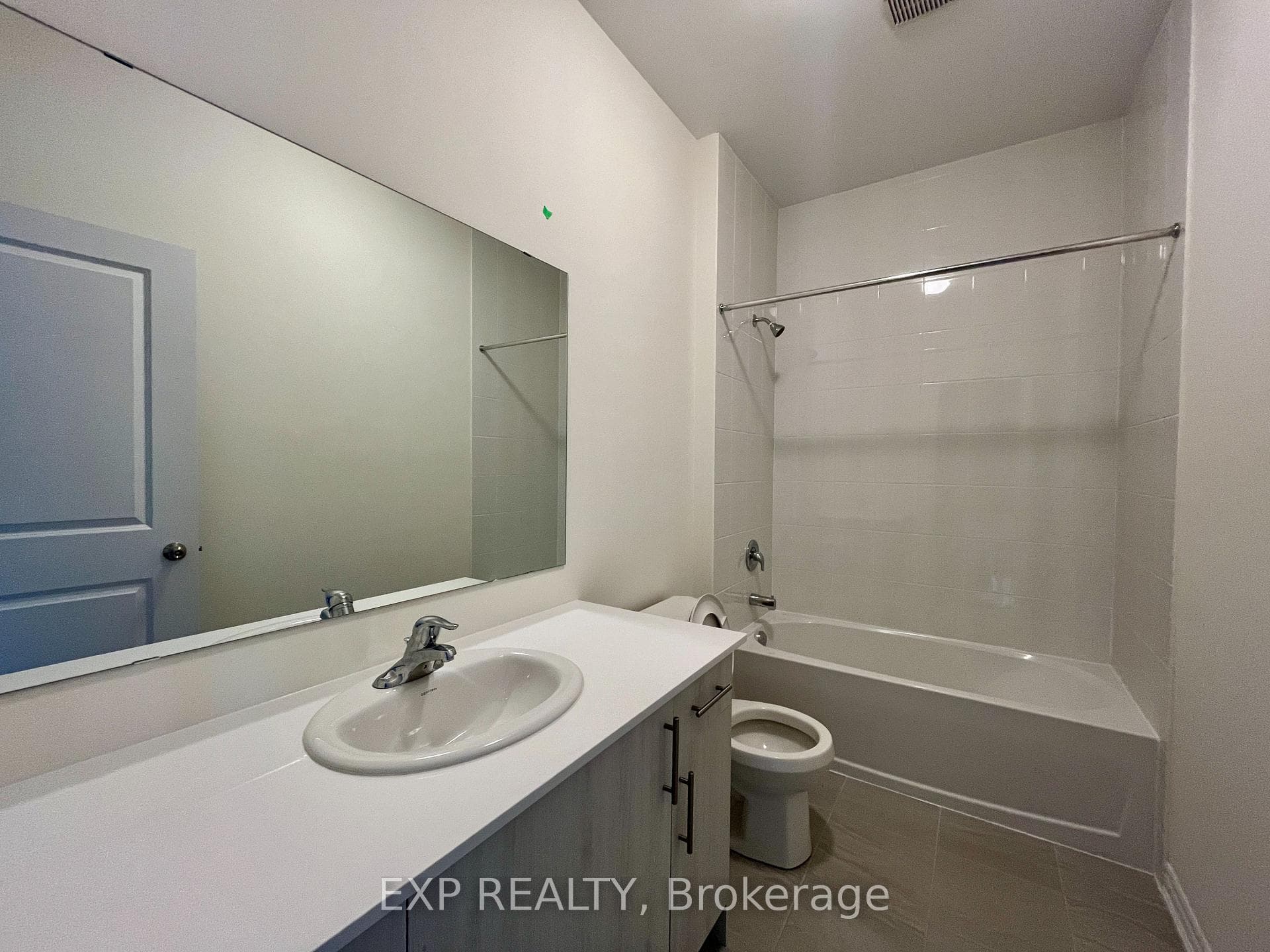 116 blick Crescent photo 8