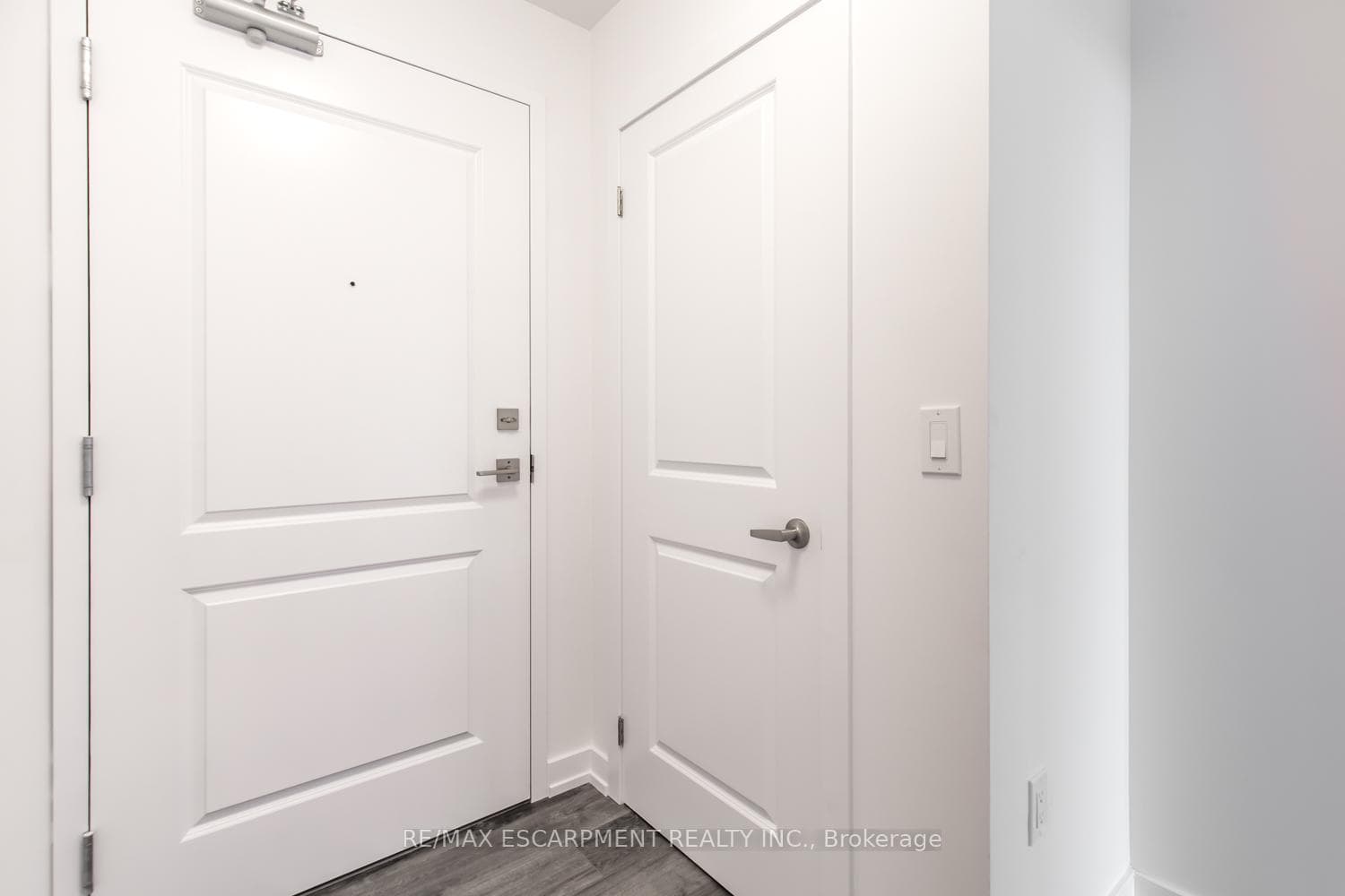 5055 Greenlane Road Unit 206 photo 3