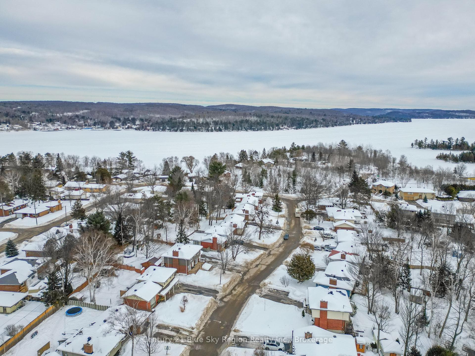 372 Camelot Drive photo 47
