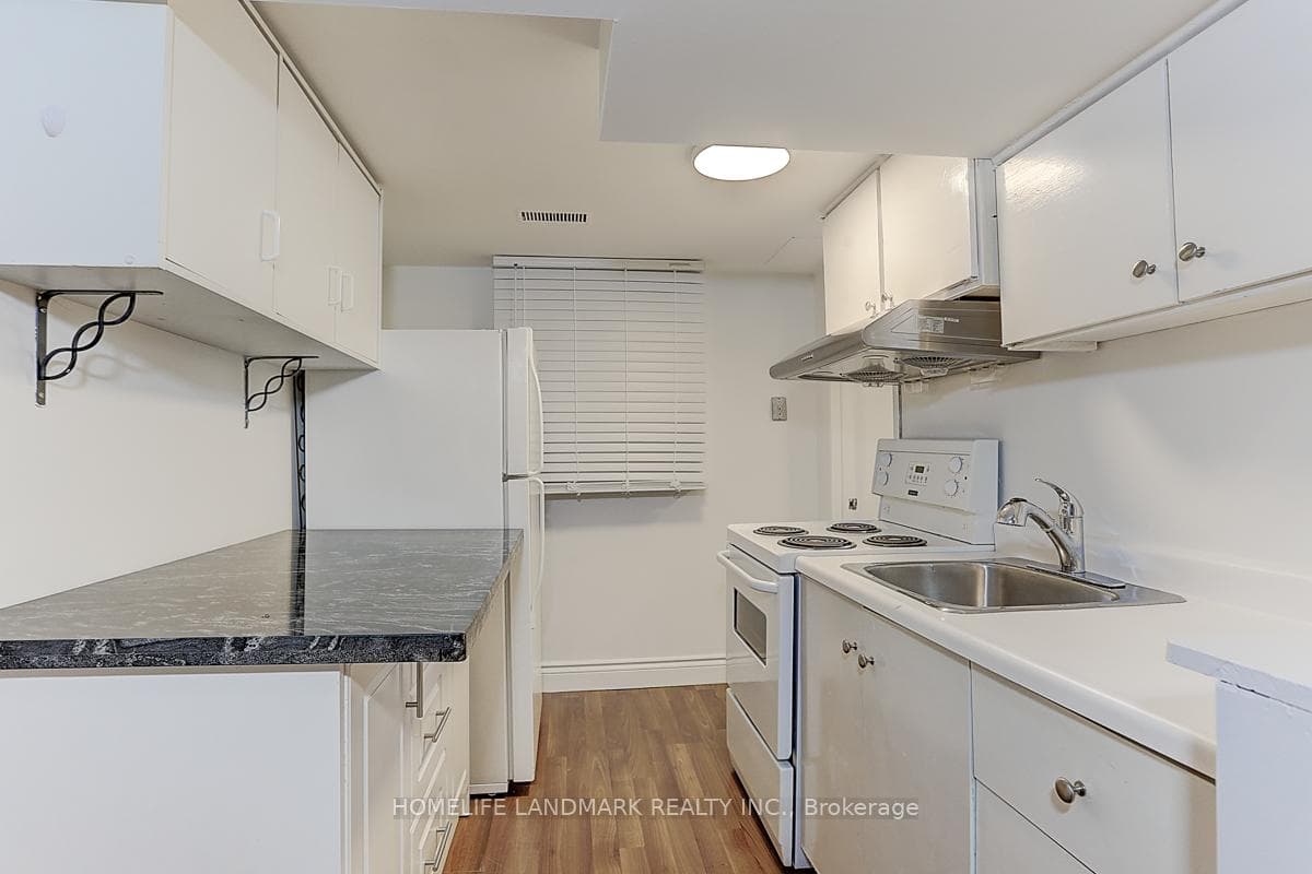 8 Sundridge Drive photo 34