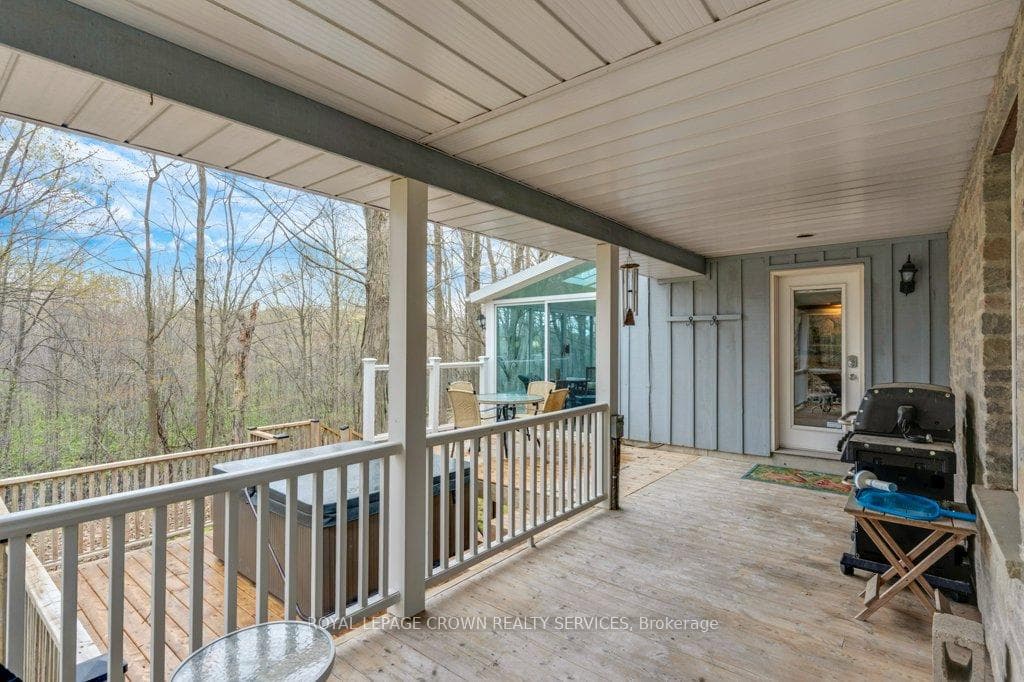 2 Hughson Lane photo 46