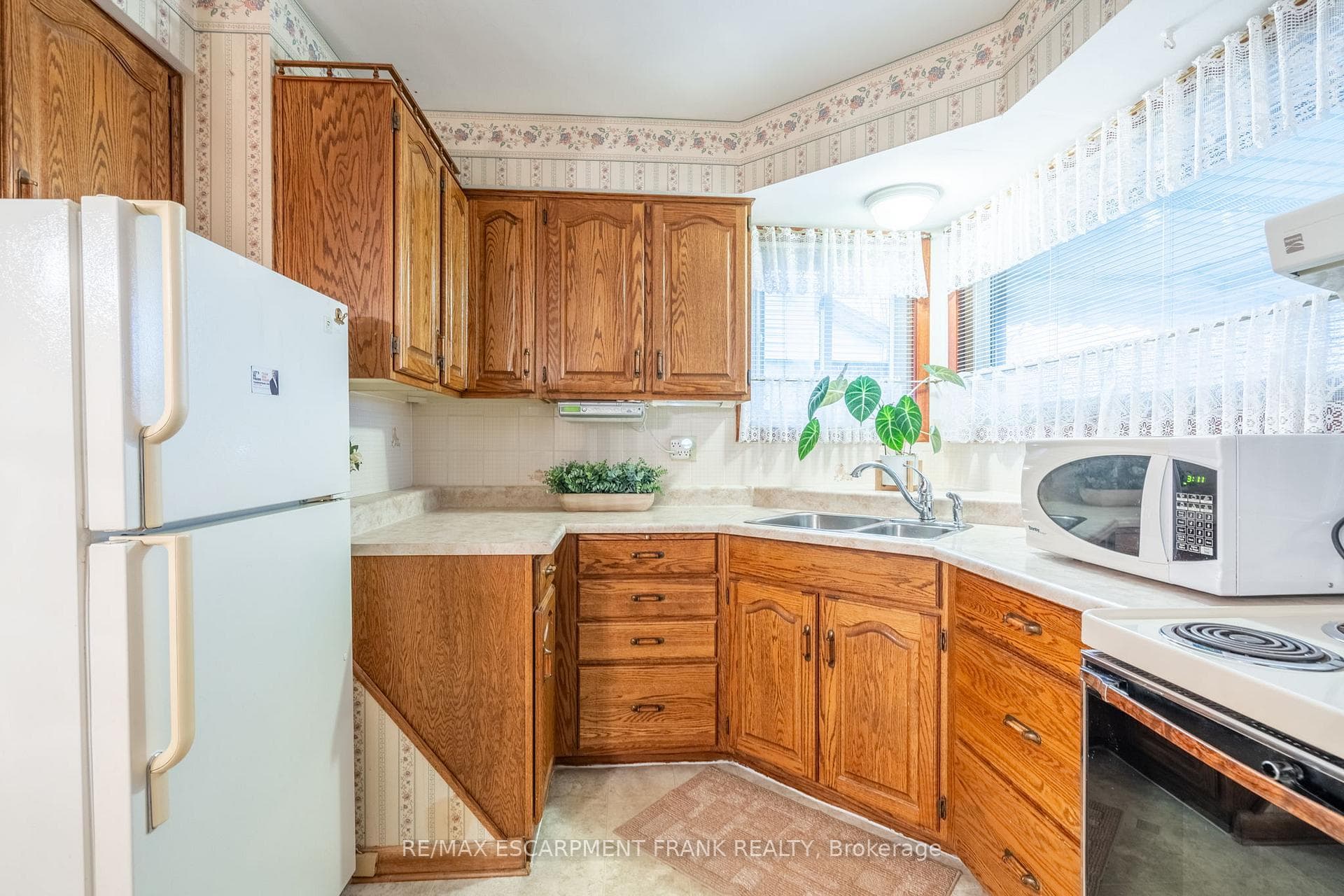 1053 Fennell Avenue photo 6