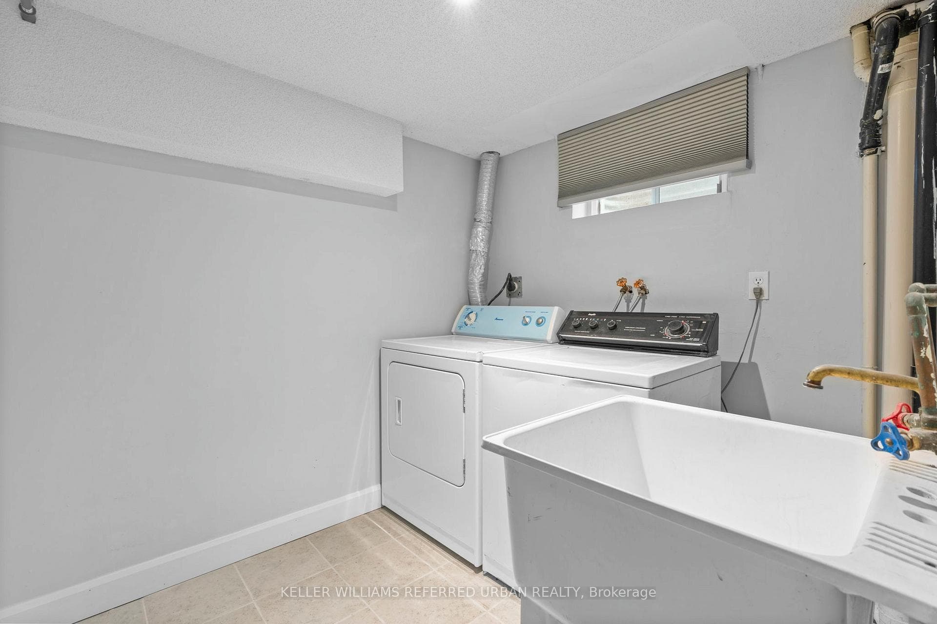 192 Giltspur Drive Unit Lower photo 23