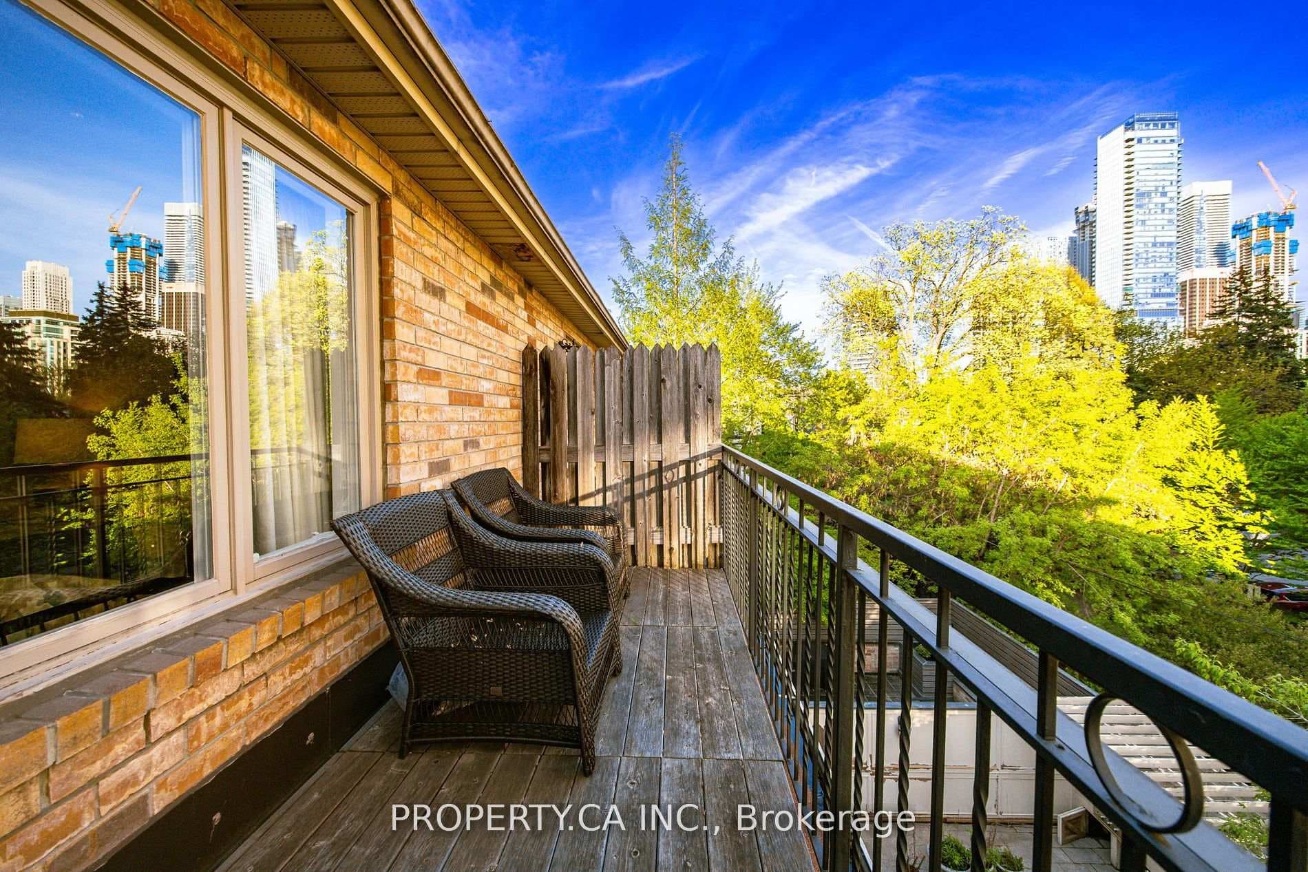 27 Webster Avenue photo 23