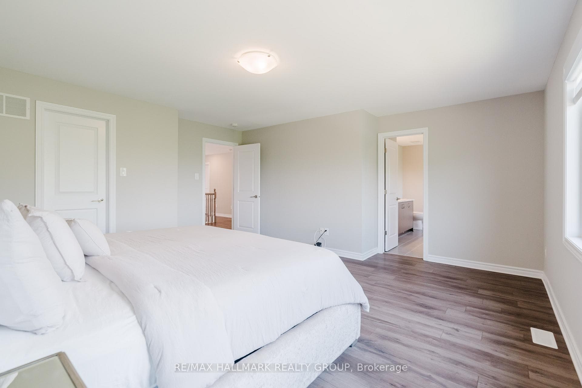 678 Eagle Crest Heights photo 22