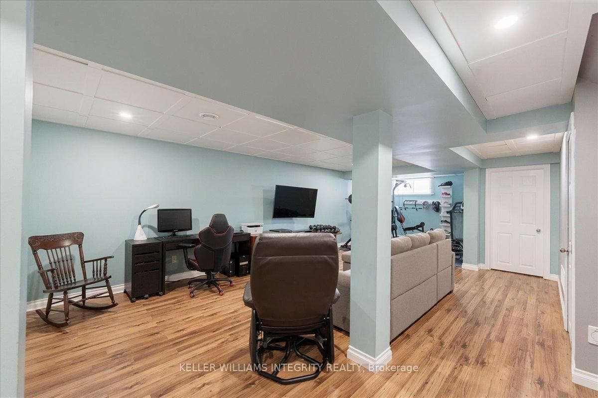 896 Gosnell Terrace photo 37