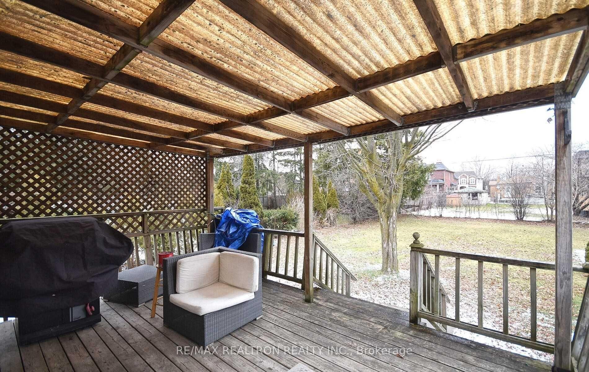 382 Drewry Avenue photo 15
