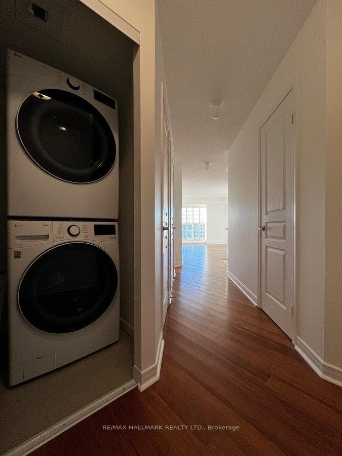 140 Bathurst Street Unit 604 photo 20