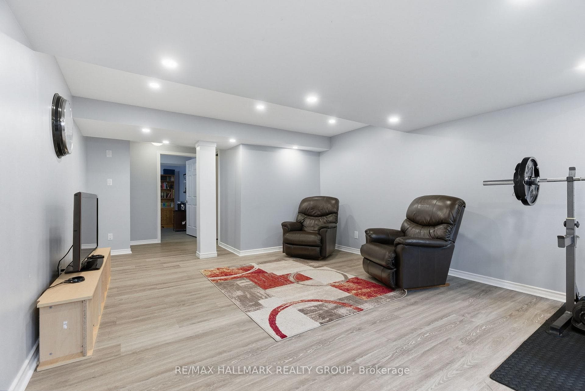 677 SUNBURST Street photo 38