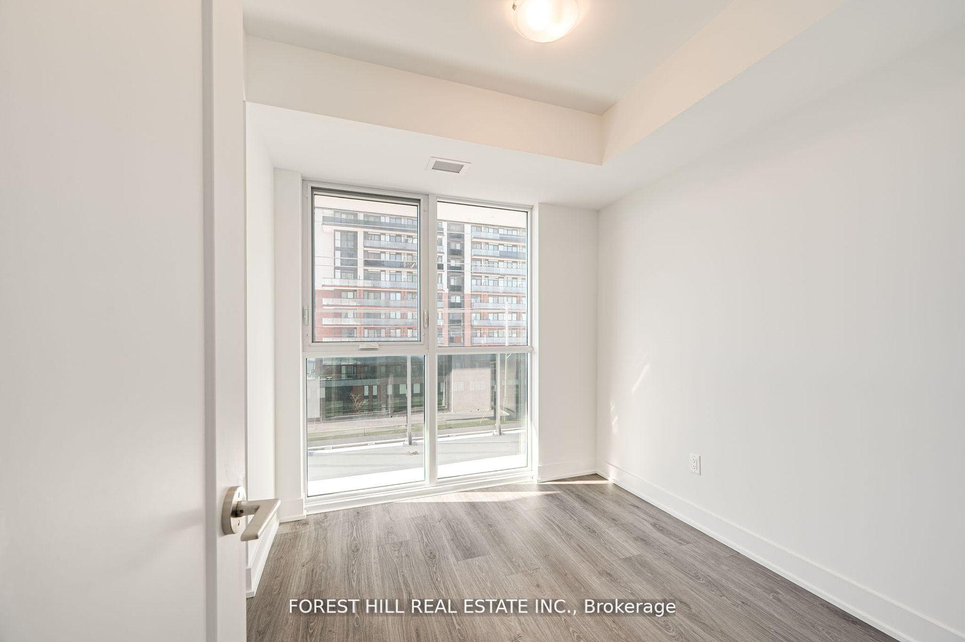 2545 Simcoe Street Unit 415 photo 16