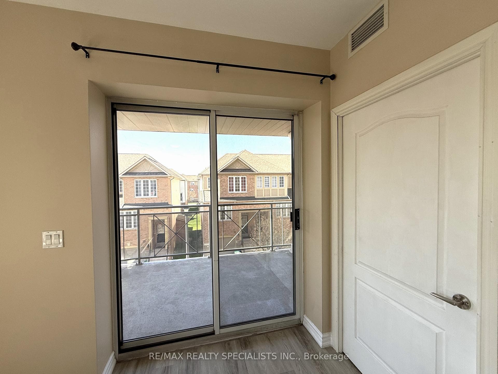 830 Scollard Court Unit 305 photo 16