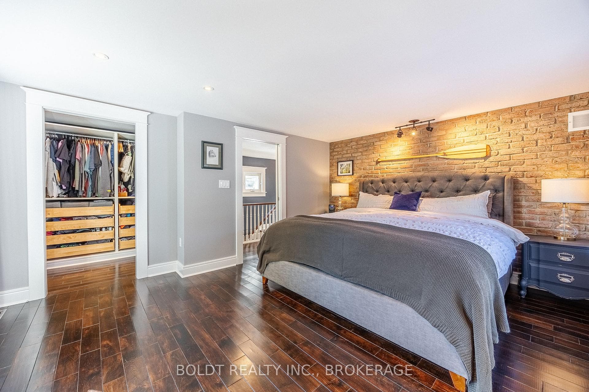 536 Thorold Road photo 17