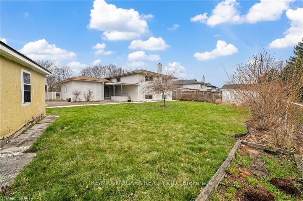 45 Meadowbrook Crescent photo 35