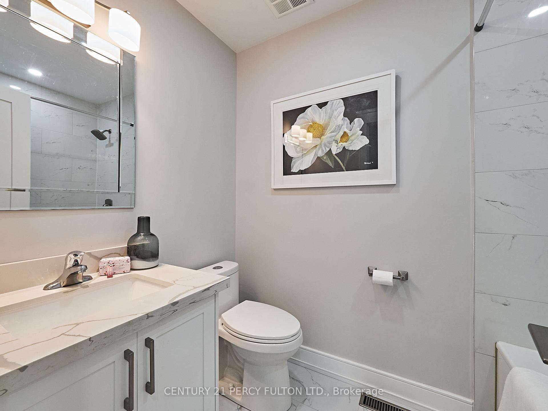 516 Victoria Street photo 19