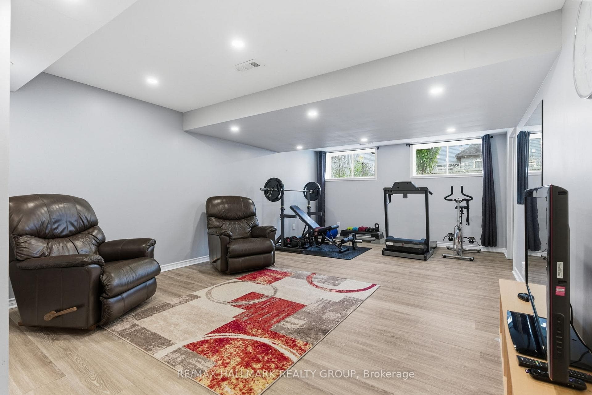 677 SUNBURST Street photo 35