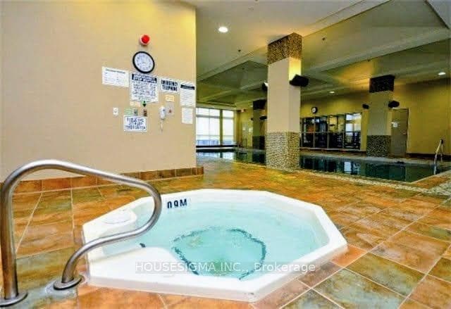 335 Rathburn Road Unit 317 photo 16