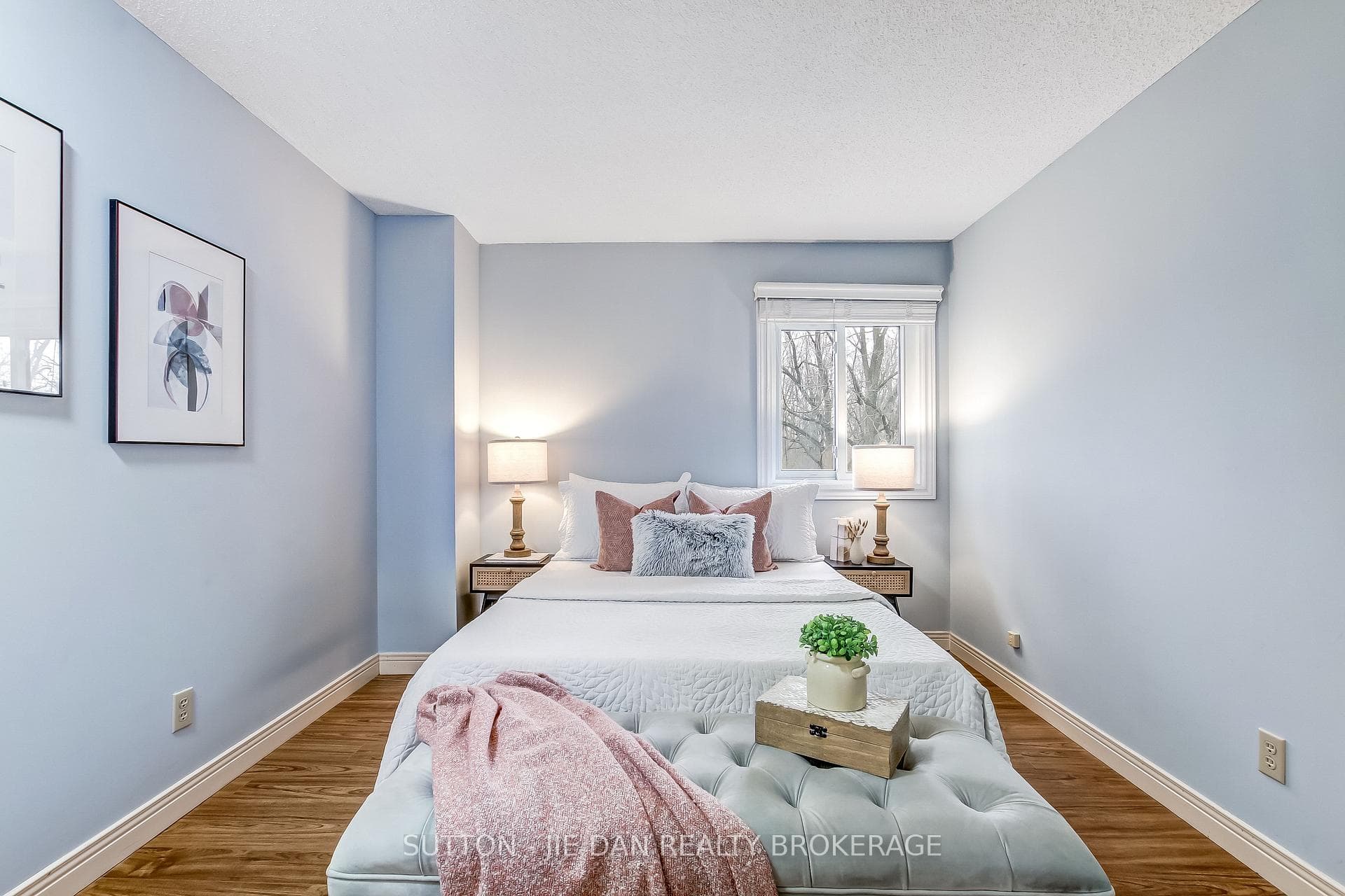 683 WINDERMERE Road Unit 30 photo 17