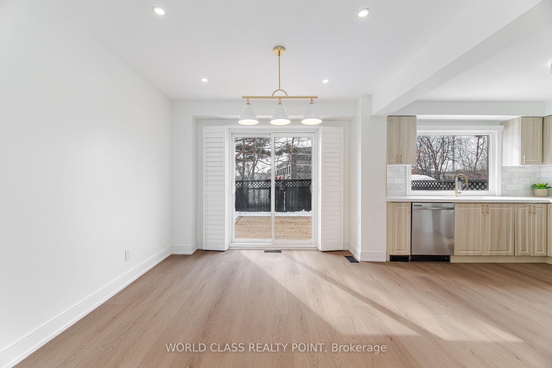 290 Woodlawn Crescent photo 10