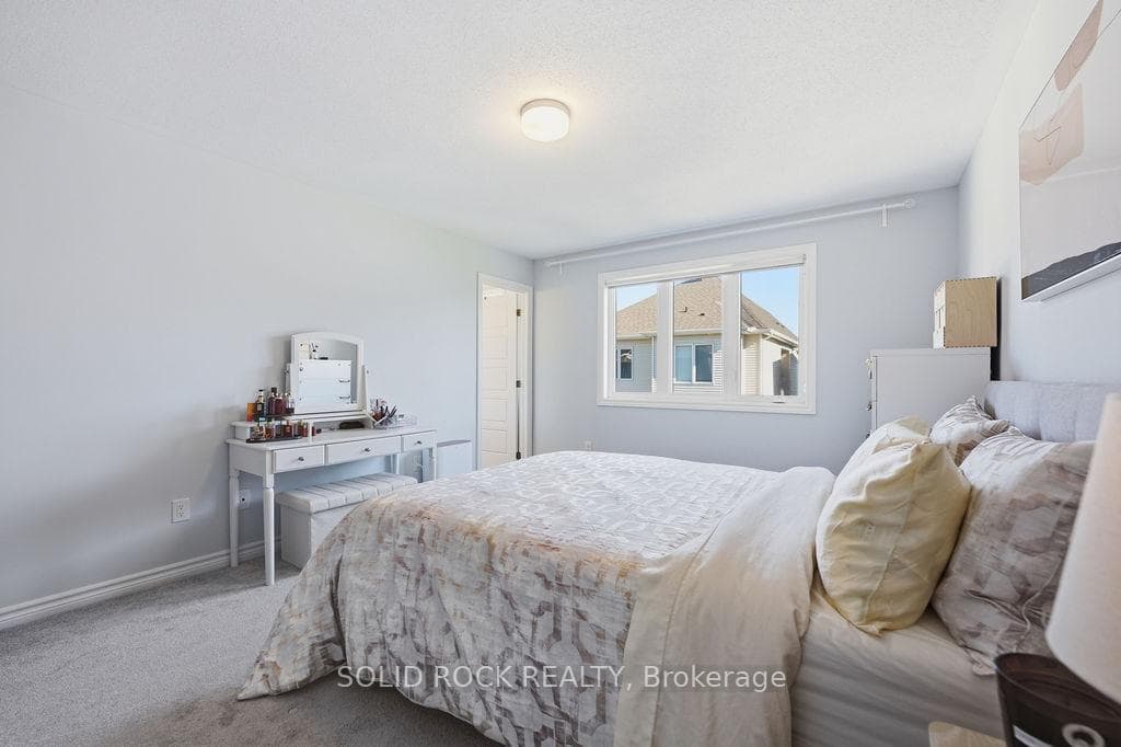 Prim bedroom