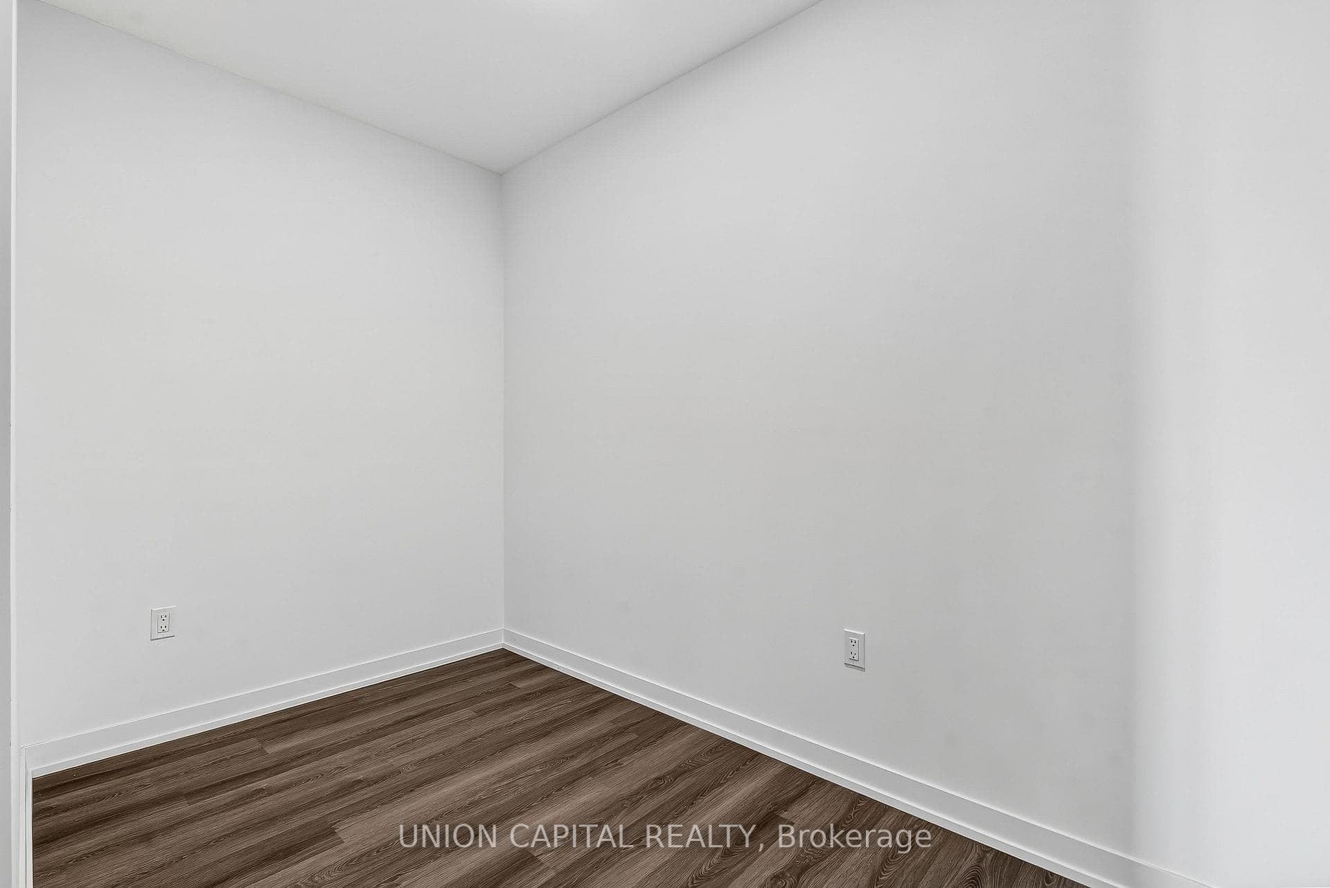 138 Downes Street Unit 909 photo 15