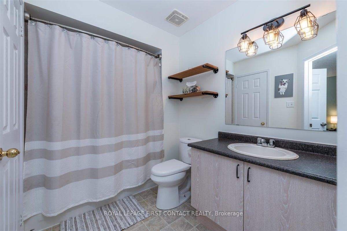 Semi Ensuite