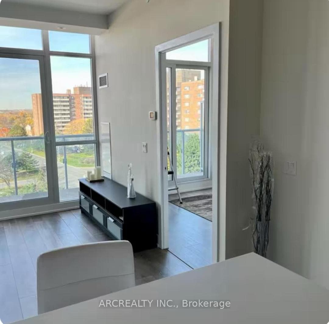 9471 Yonge Street Unit 740 photo 12
