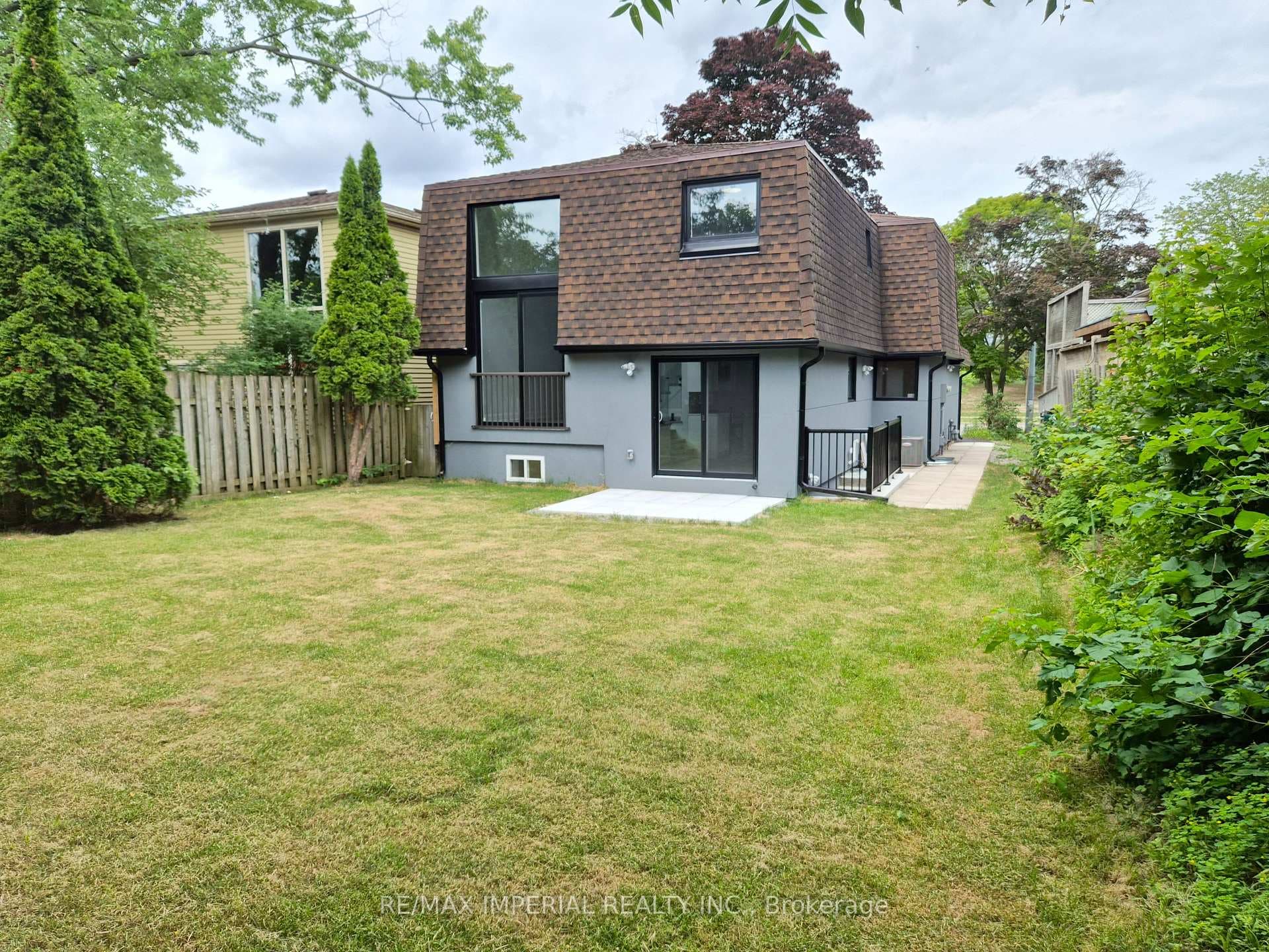 191 Avenue Road photo 3