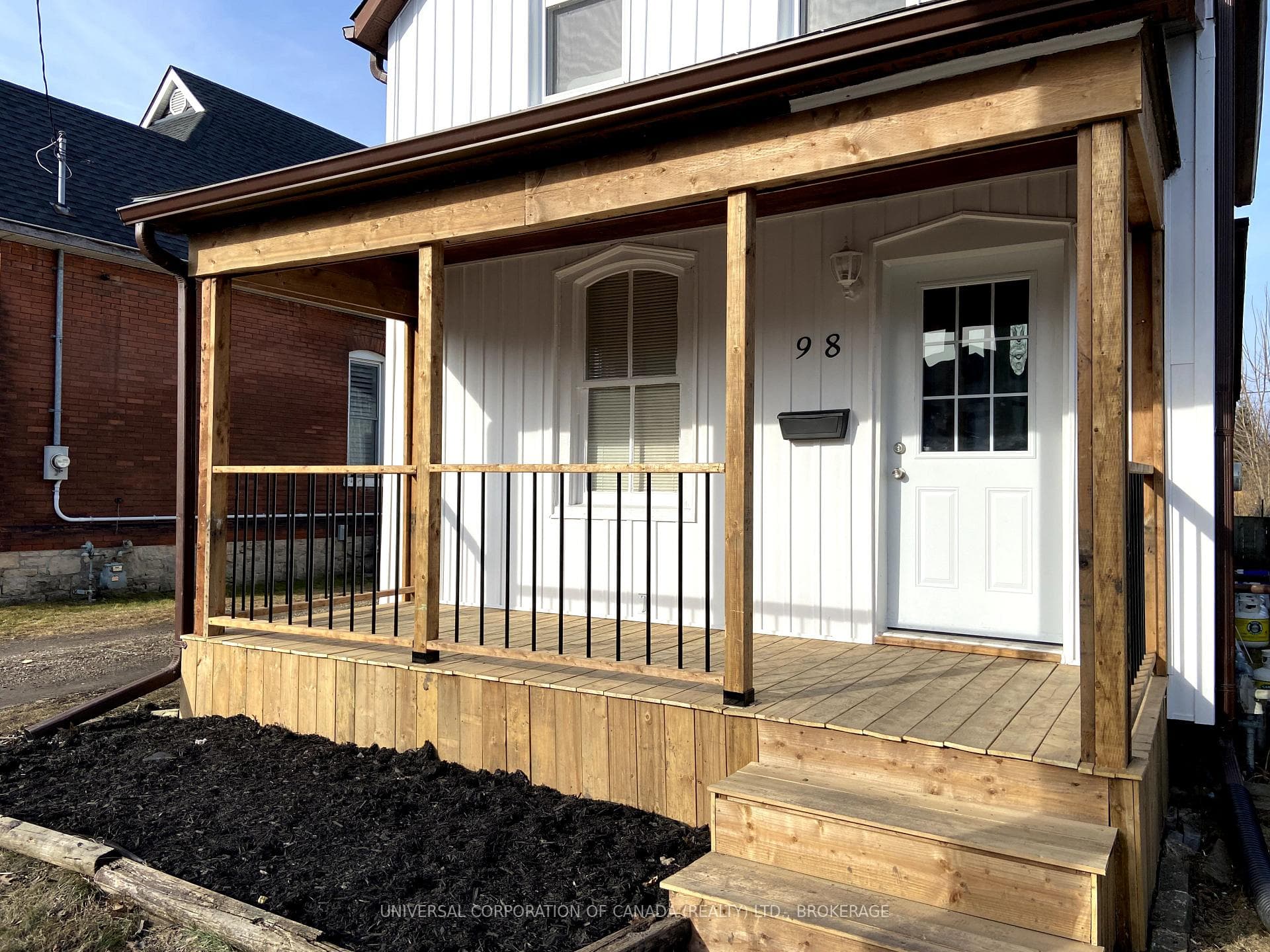 98 Flora Street photo 1