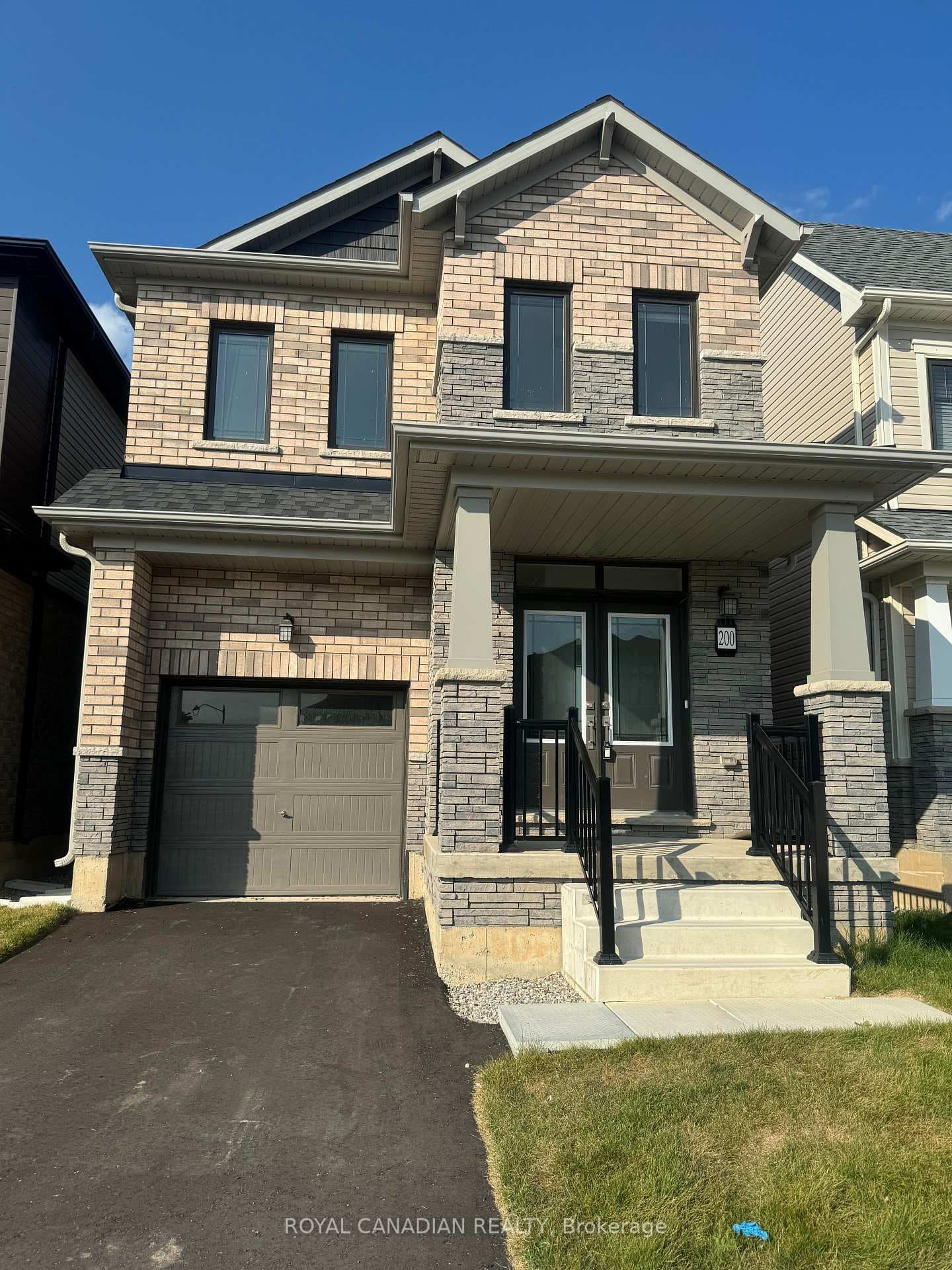 200 WILMOT Road photo 1