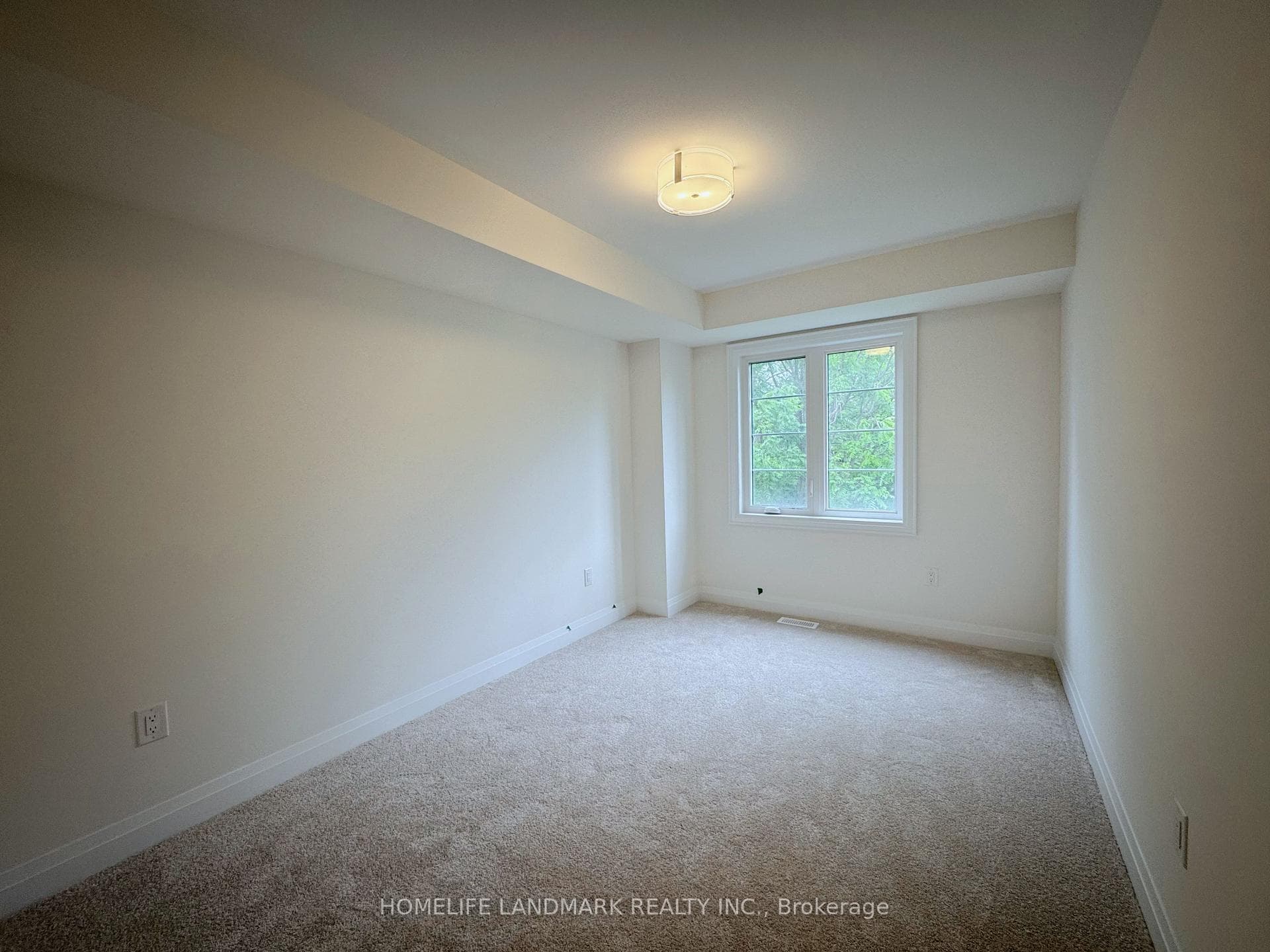 73 West Village Lane photo 36