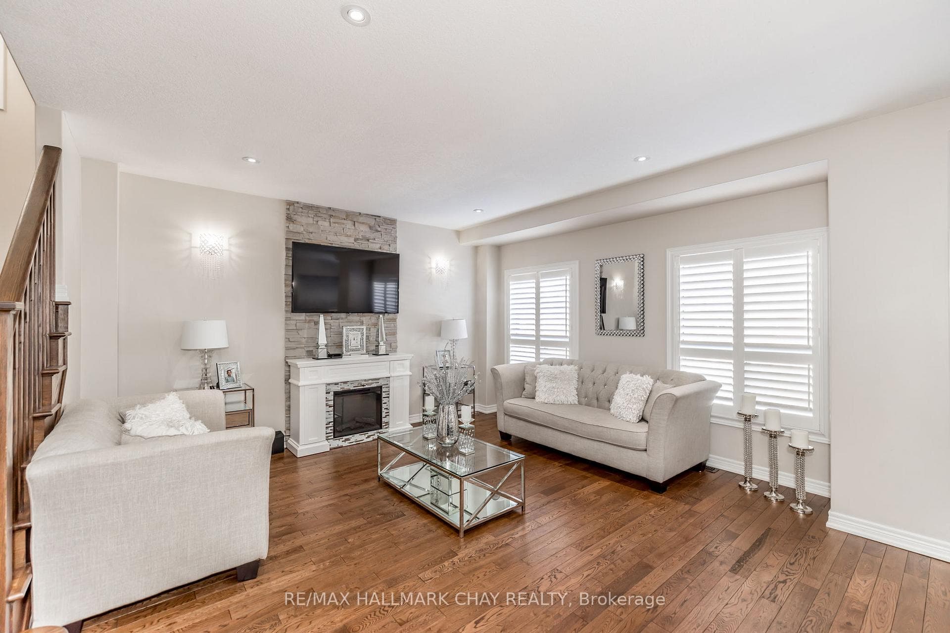 59 Arnold Crescent photo 5