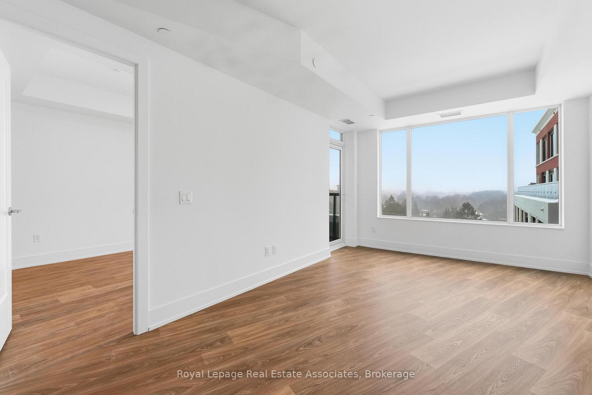 259 The Kingsway N/A Unit 630 photo 6