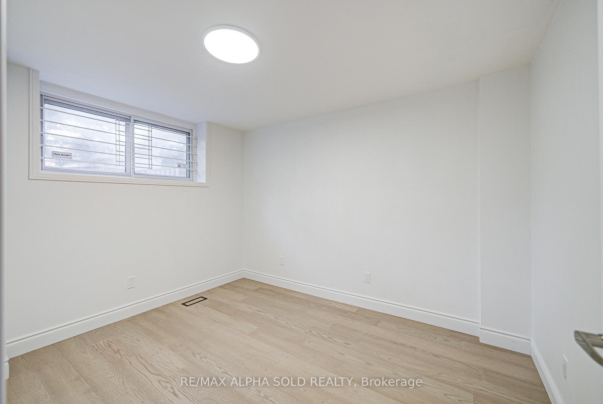 18 Copthorne Avenue photo 37