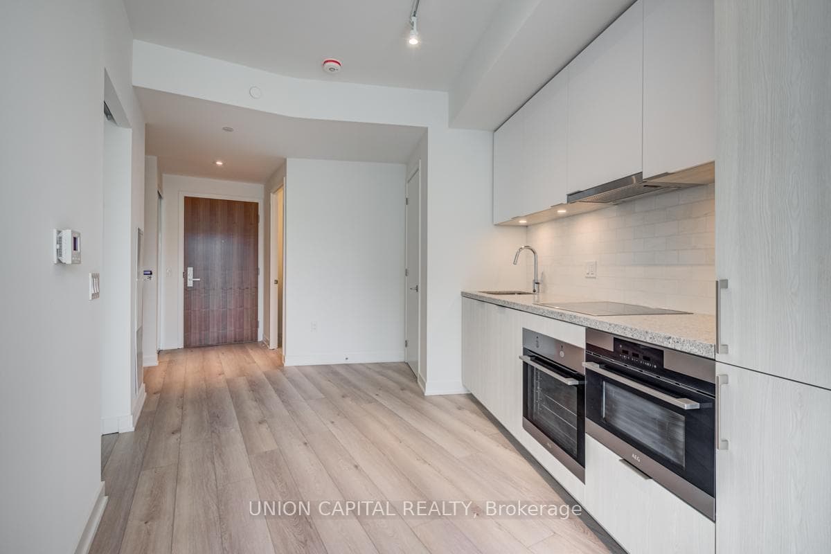15 Queens Quay N/A Unit 802 photo 10