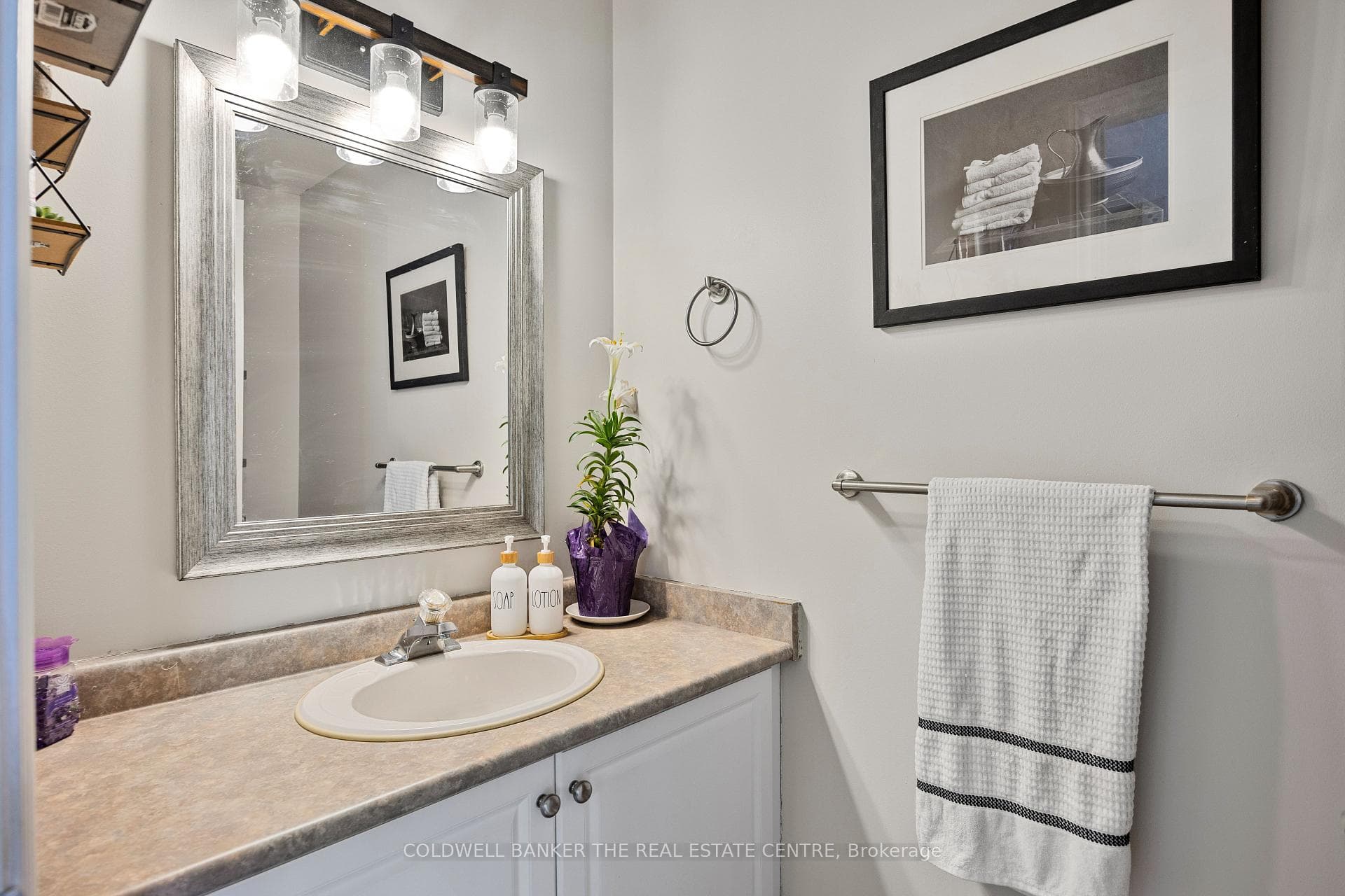 234 Cundles Road Unit 10 photo 4