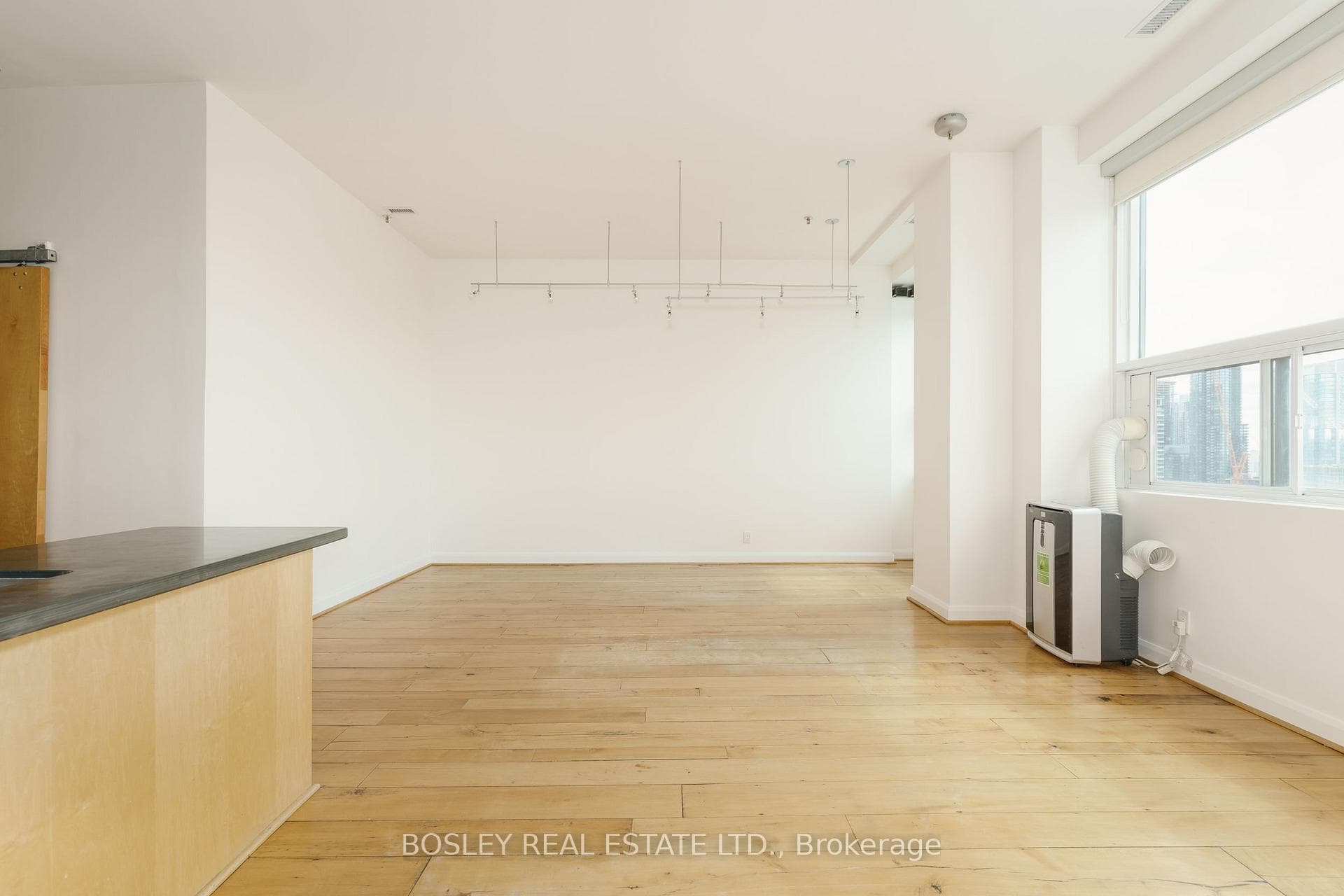 700 King Street Unit 1212 photo 9